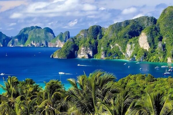 ทัวร์เกาะพีพี อ่าวมาหยา โดยเรือเร็วแบบเต็มวัน จากเกาะลันตา