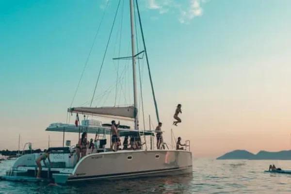 Calanques Catamaran Tour & Standup Paddle